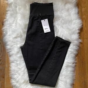 HIGH RISE SUPER SKINNY BLACK FIT JEANS WITH BACK ZIPPER CLOSURE-BNWT